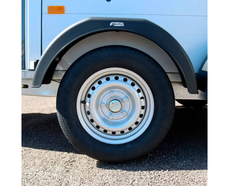 GARDE-BOUE AVEC LOGO CHEVAL LIBERTÉ 13 POUCES