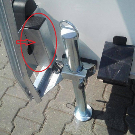 PROTECTION DE CONNECTIQUE DE FEU ARRIÈRE